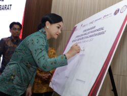 OJK RESMIKAN GALERI INVESTASI BURSA DAN PENCANANGAN LITERASI DAN INKLUSI KEUANGAN 1.000 GURU DI KALIMANTAN BARAT