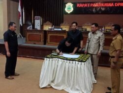 DPRD Tanjab Timur Menggelar Rapat Paripurna Masa Persidangan II Tahun 2023,Bersama Pemda Tetapkan P2 Perda 2023