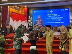 Gubernur Al Haris Serahkan 9 Piagam Penghargaan Kota Layak Anak Se-Provinsi Jambi