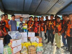MPC PP Tanjab barat, Syufrayogi Syaiful Turun Langsung Berikan Bantuan Kepada Korban Kebakaran di Kampung Nelayan