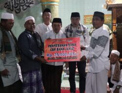 Gubernur Jambi Al Harus Laksanakan Subuh Keliling di Masjid Raya Baitusalam, Serahkan Bantuan dan Santunan