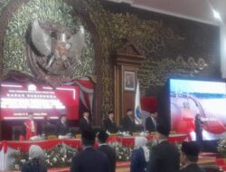 Edi Purwanto Pimpin Paripurna Pelantikan 55 Dewan Terpilih Periode 2024-2029